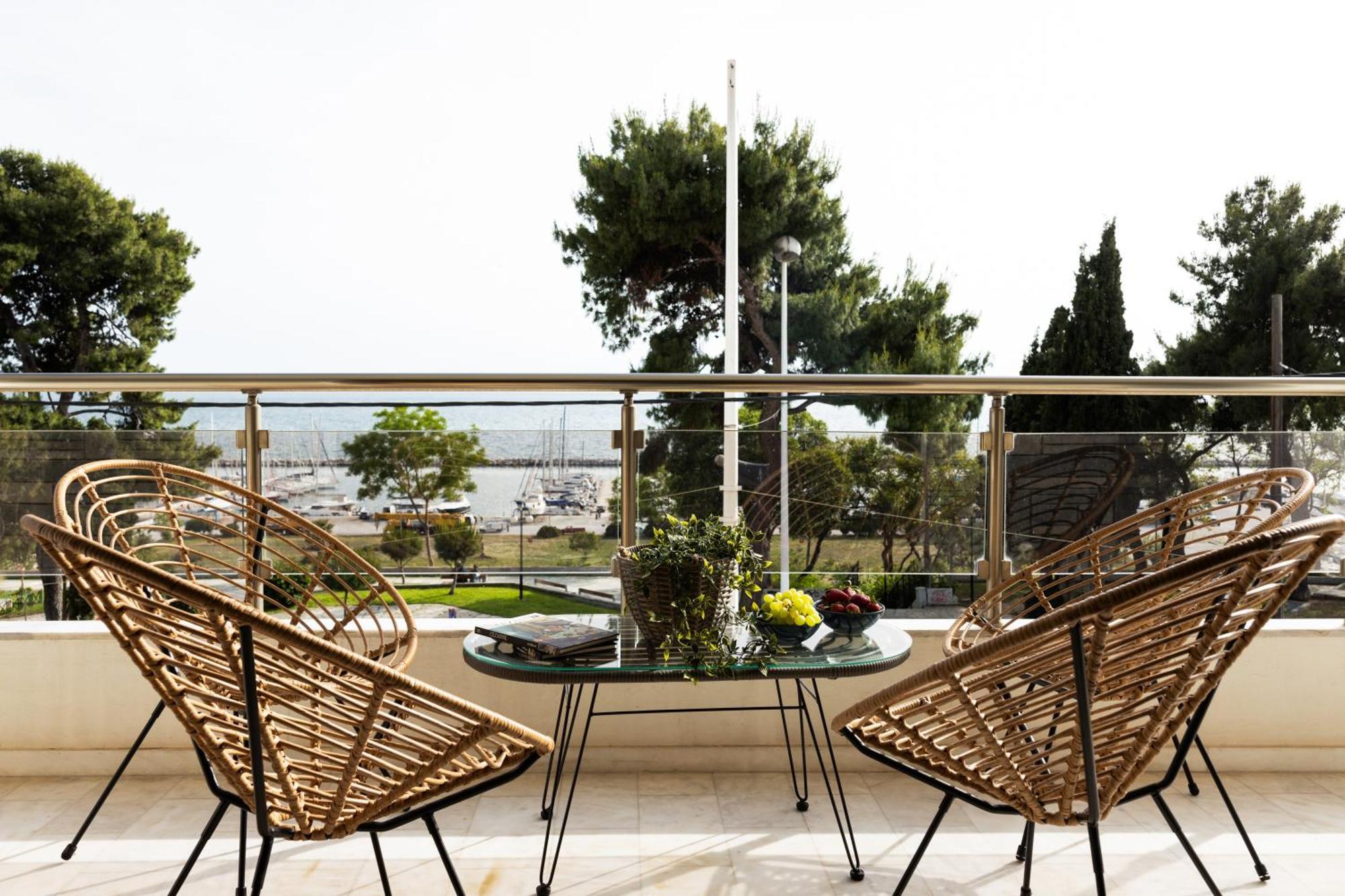 Champagne Sea View Apartment By Binobi! Солун Екстериор снимка