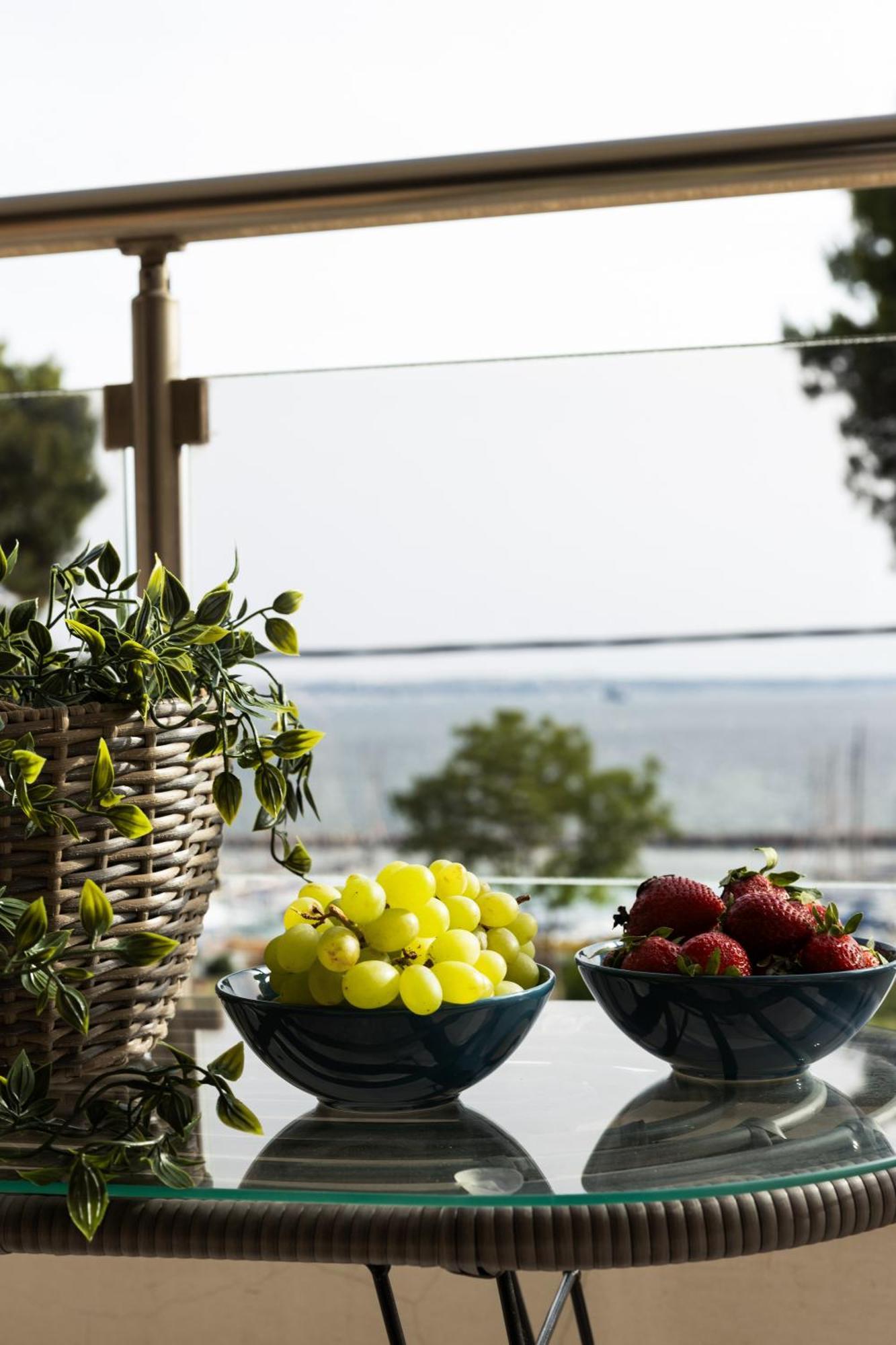 Champagne Sea View Apartment By Binobi! Солун Екстериор снимка