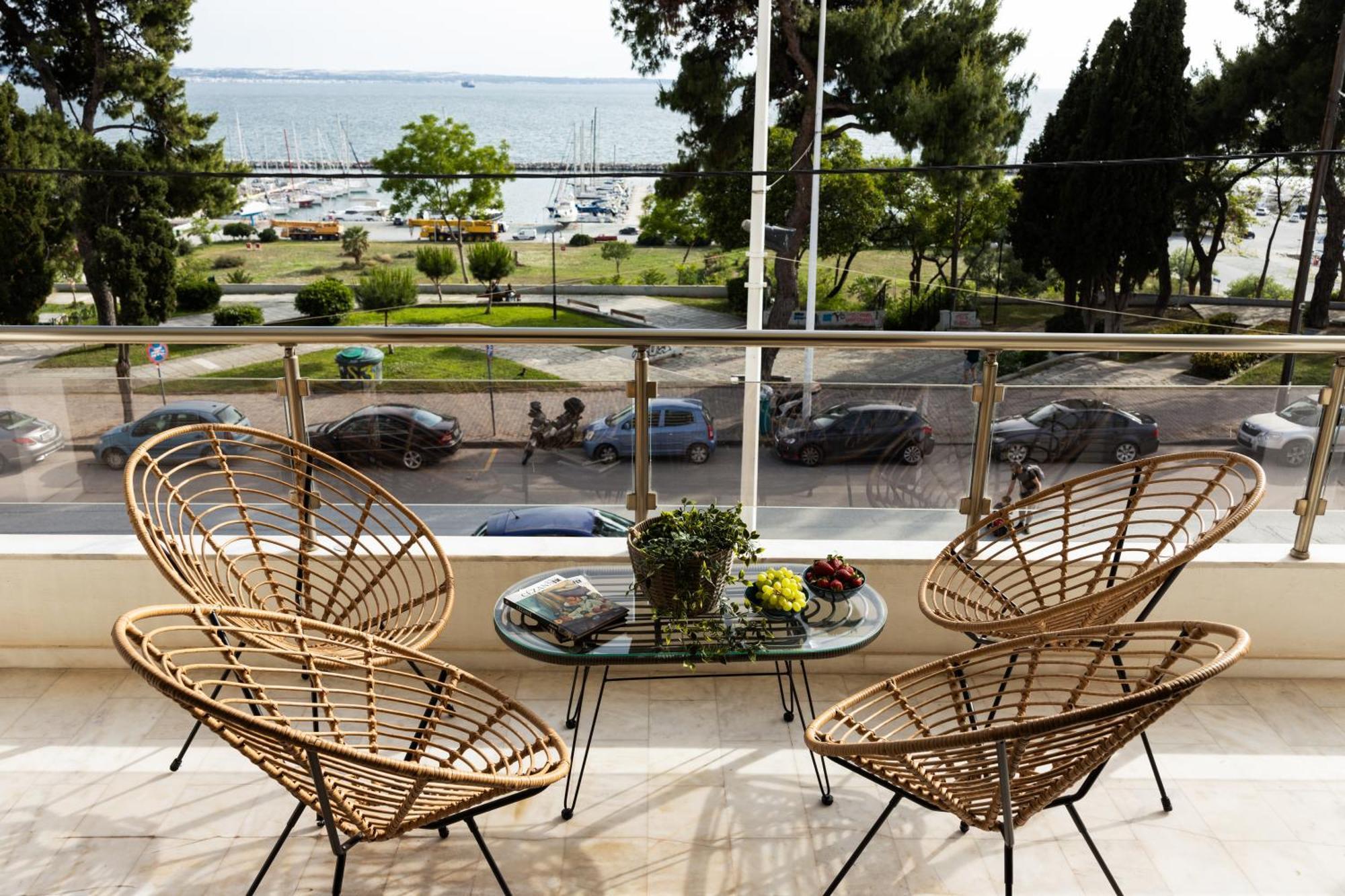 Champagne Sea View Apartment By Binobi! Солун Екстериор снимка