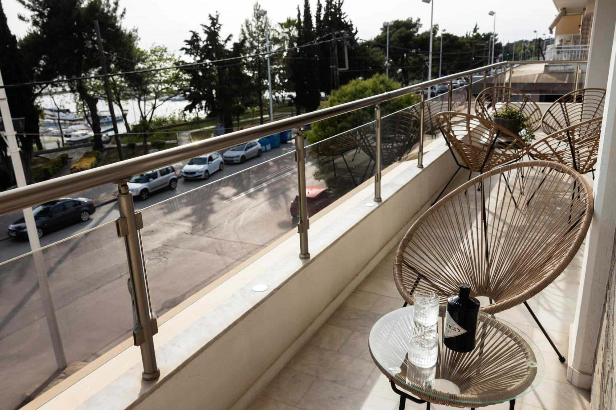 Champagne Sea View Apartment By Binobi! Солун Екстериор снимка
