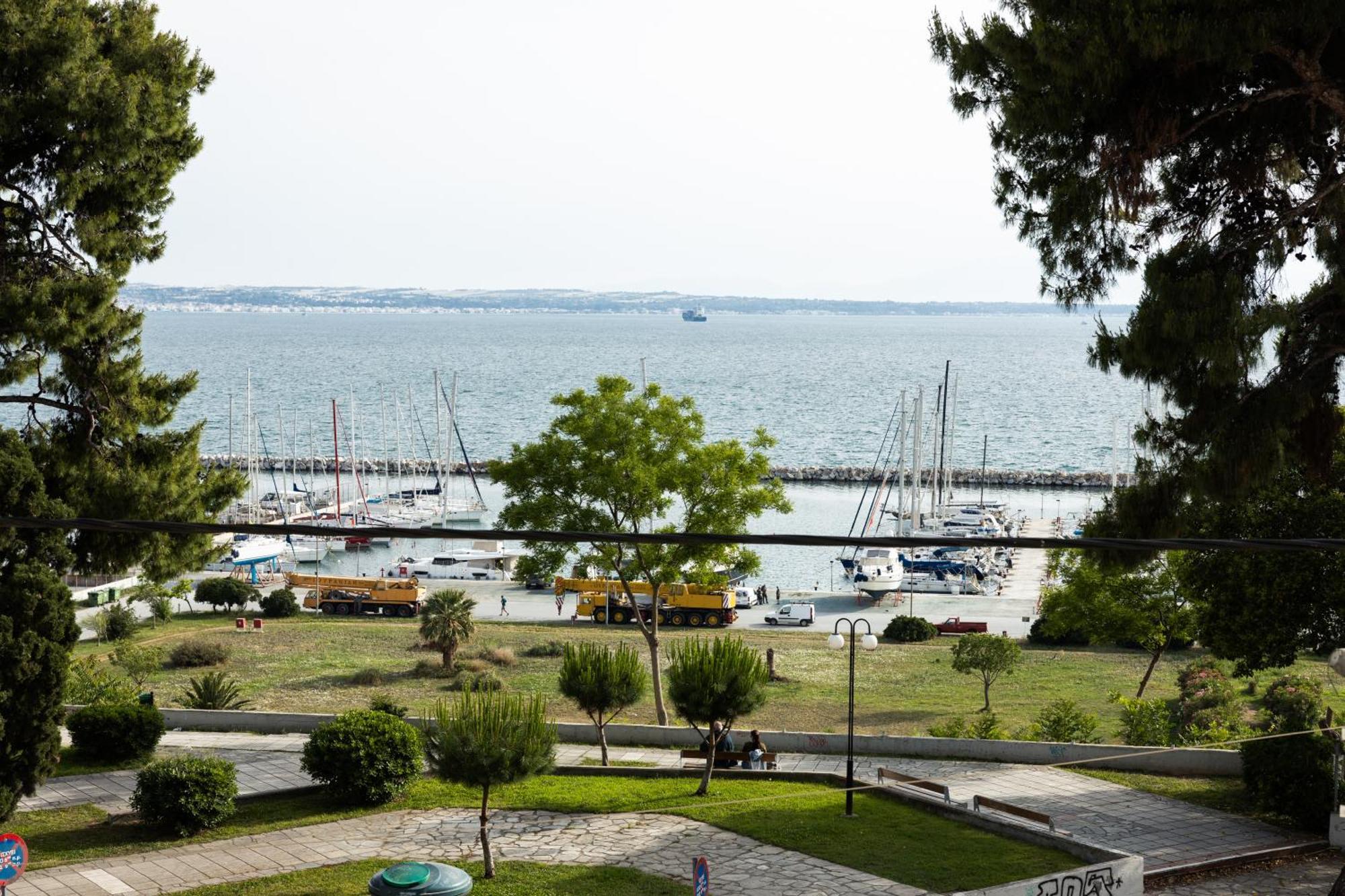 Champagne Sea View Apartment By Binobi! Солун Екстериор снимка